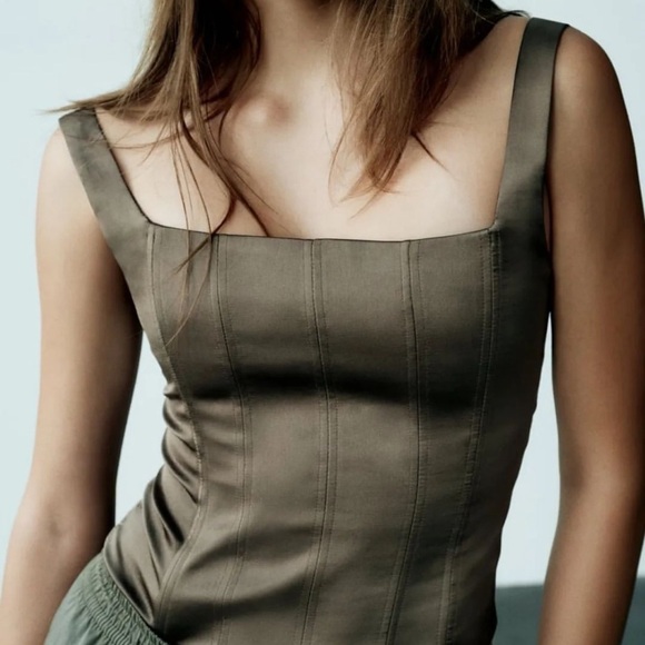 NWT House of Harlow 1960 Satin Corset Crop Top with Zip Up Back in Taupe Size M - Picture 2 of 11